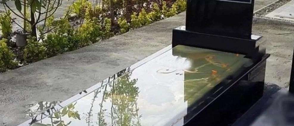 سنگ مزار محک