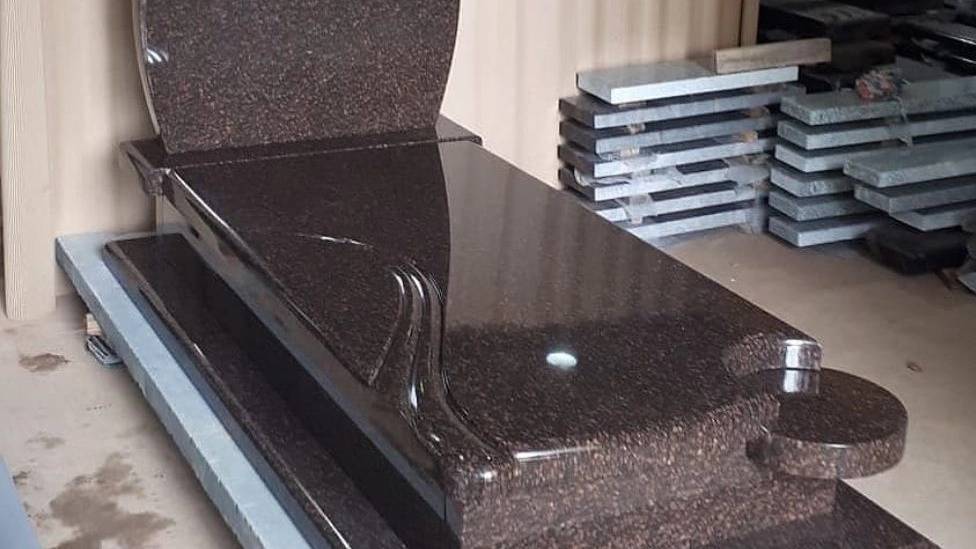 خصیصههای ضروری سنگ مزار خصیصههای ضروری سنگ مزار